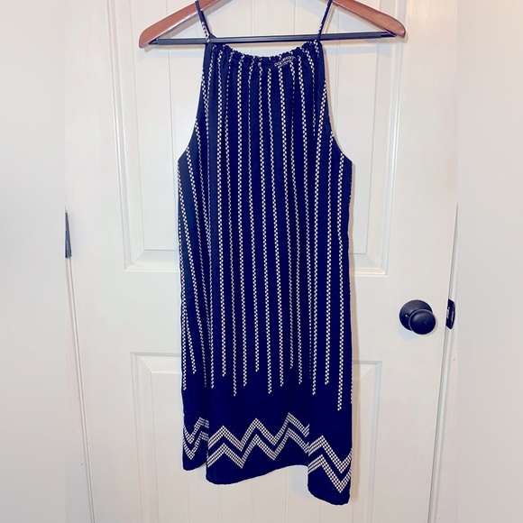 5/$25 Item: Papermoon Shift Dress - Picture 2 of 5